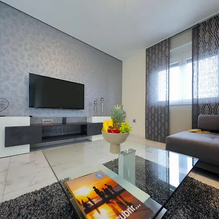 Apartment Luxus No 3 In Mit Balkon I Naehe Altstadt &