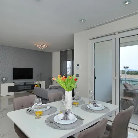 Luxus No 3 In Mit Balkon I Naehe Altstadt &