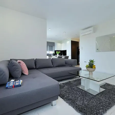 Luxus No 3 In Mit Balkon I Naehe Altstadt & Apartment