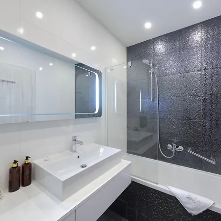 Apartment Luxus No 3 In Mit Balkon I Naehe Altstadt &