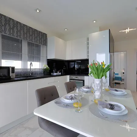 Luxus No 3 In Mit Balkon I Naehe Altstadt & *