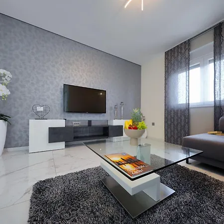 Luxus No 3 In Mit Balkon I Naehe Altstadt & * Zadar