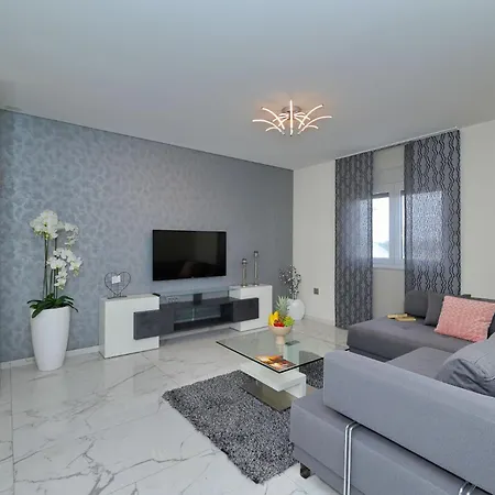 Luxus No 3 In Mit Balkon I Naehe Altstadt & Apartment *