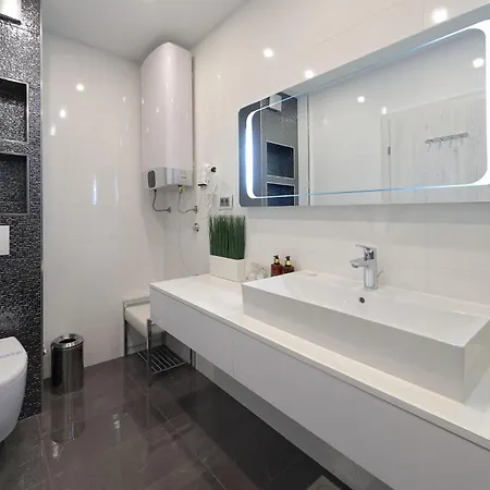 Luxus No 3 In Mit Balkon I Naehe Altstadt & Zadar