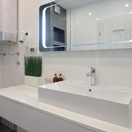 Luxus No 3 In Mit Balkon I Naehe Altstadt & * Zadar