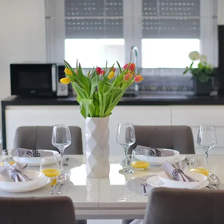 Apartment Luxus No 3 In Mit Balkon I Naehe Altstadt & *