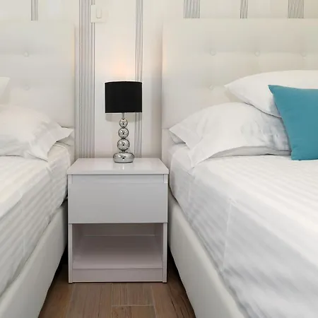 Luxus No 3 In Mit Balkon I Naehe Altstadt & Apartment Zadar