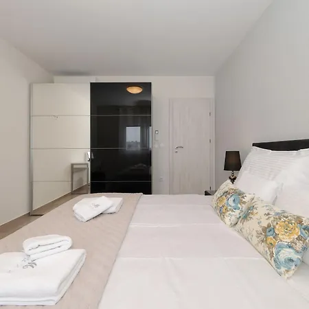Luxus No 3 In Mit Balkon I Naehe Altstadt & *